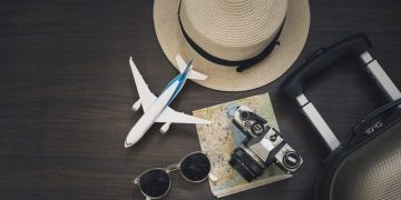 دليلك التقني قبل السفر  9 استعدادات رقمية لا غنى عنها لرحلة أكثر سلاسة وأمانًا