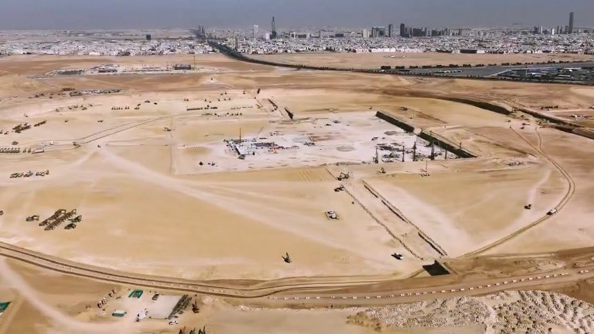 تطوير المربع الجديد يطلب حلول تشطيب مبتكرة لأيقونة المكعب