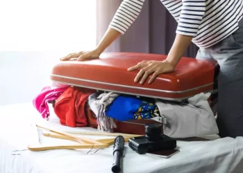 مقارنة بالذكور.. لماذا تسافر النساء بحقائب ممتلئة أكثر من اللازم؟