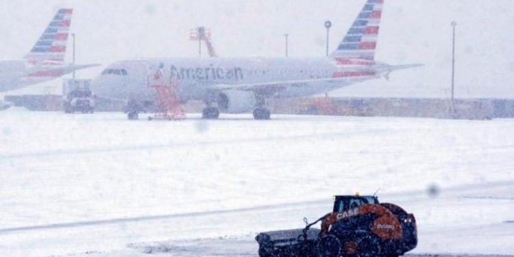 عاصفة ثلجية تربك الطيران الأمريكي.. هل تتأثر الرحلات بين السعودية وأمريكا؟