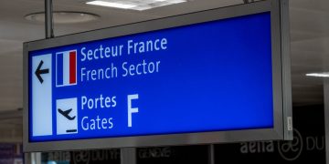 شلل جوي يربك مطارات فرنسا… ومئات الرحلات تتعطل دون تأثير على الرحلات القادمة من السعودية