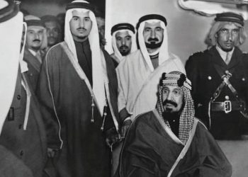 صور نادرة توثق تدشين خط قطار الرياض–الشرقية عام 1951