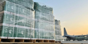 المملكة تواصل الدعم والعطاء| وصول الطائرة الإغاثية السعودية الـ80 إلى مطار العريش الدولي