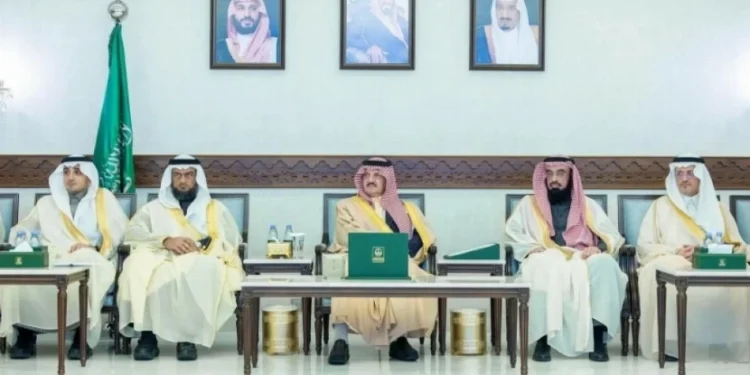 أمير الشرقية يسلّم وثائق تملّك الوحدات السكنية لمستفيدي «جود الإسكان