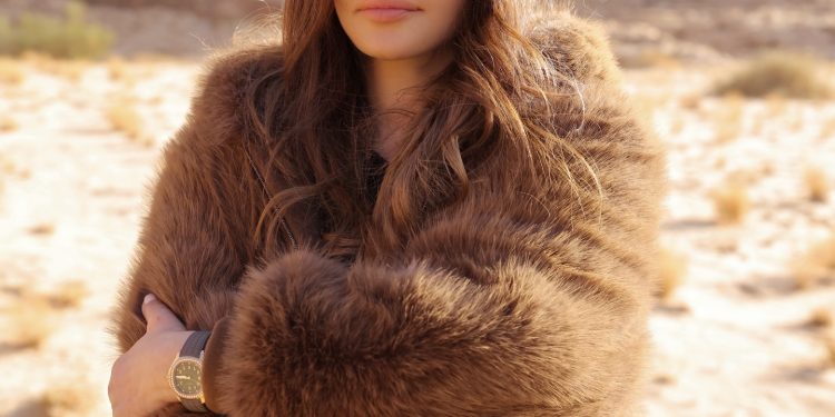 العلا وجهة النجوم.. إليسا ليست الأولى في جلسات تصوير بين الطبيعة والتاريخ