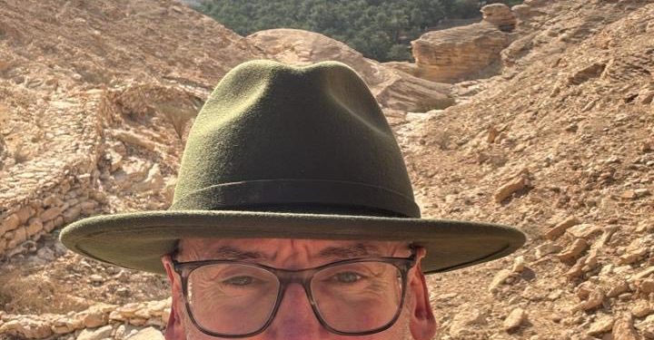 «البلد مليانة كنوز خفية»… السفير البريطاني يكتشف سحر الحريق