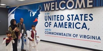 كيف تهدد خطة أميركية جديدة لوسائل التواصل ملايين الزوار والدخل السياحي؟