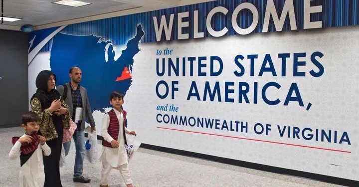 كيف تهدد خطة أميركية جديدة لوسائل التواصل ملايين الزوار والدخل السياحي؟