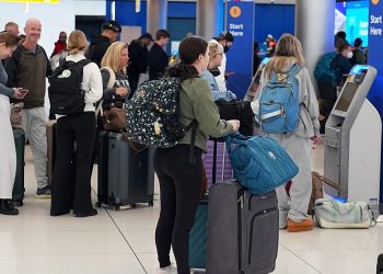 تأجيل نظام الدخول والخروج الأوروبي حتى سبتمبر 2026 لتفادي فوضى السفر الصيفية