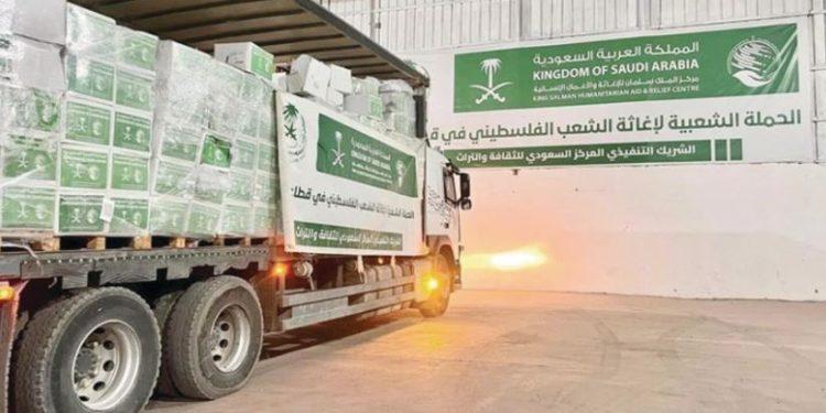 وصول قافلة مساعدات سعودية إلى قطاع غزة ضمن الحملة الشعبية لإغاثة الشعب الفلسطيني