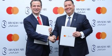 طيران الرياض وماستركارد يطلقان أول بطاقات سفر رقمية بالمنطقة