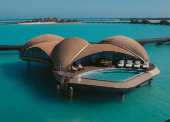 البحر الأحمر يحقق إنجازاً عالمياً بتوثيق فوربس للسفر يعززه على الخريطة السياحية