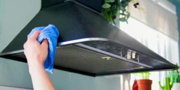 طريقة سحرية لتنظيف شفاط المطبخ من الدهون