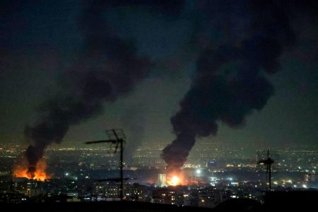 الحرب في إيران