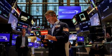 الأسواق العالمية تتراجع مع صعود أسعار النفط وارتفاع مخاوف التضخم