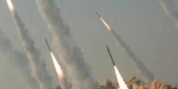 تصعيد جديد في الشرق الأوسط.. صواريخ إيرانية تستهدف إسرائيل وتوغل بري في جنوب لبنان