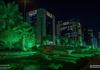 الرياض تضيء شوارعها وميادينها احتفالًا بـ “يوم مبادرة السعودية الخضراء” لتعزيز الاستدامة والوعي البيئي
