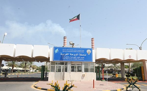 حريق في محطة كهرباء كويتية بسبب سقوط شظية خلال اعتراض طائرة مسيرة