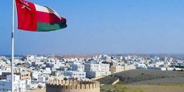 عاجل.. سلطنة عمان تعلن استهداف خزانات الوقود بميناء الدقم بعدد من المسيرات