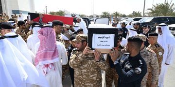 الكويت تشيع شهيدين من رجال الجيش