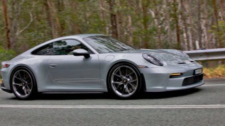 بورش تحتفل بمرور 75 عامًا