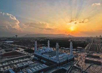 أمانة المدينة المنورة تطلق مشروعين سكني وتجاري