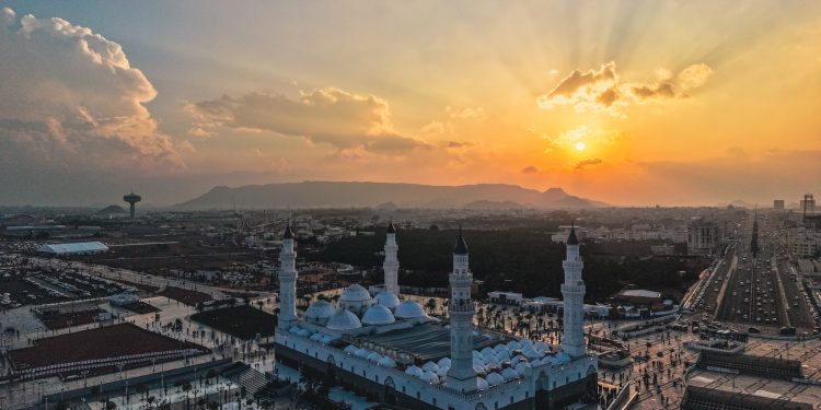 أمانة المدينة المنورة تطلق مشروعين سكني وتجاري