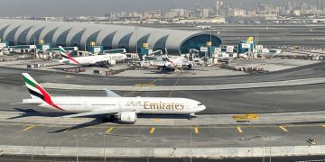 مطارات دبي تعلن استئناف محدود للرحلات الجوية