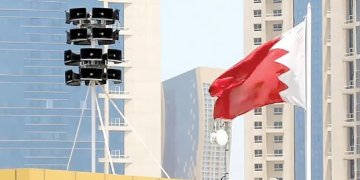 وزارة الداخلية البحرينية تطلق صافرة الإنذار بعد استهداف خزانات وقود بالمحرق