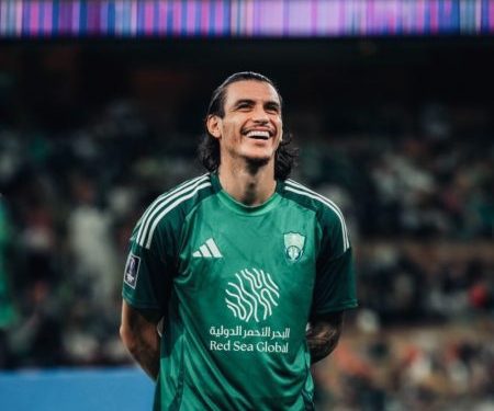 ايبانيز لاعب الاهلي