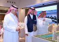 وزير البلديات والإسكان يزور مشروع «وجهة ألما»