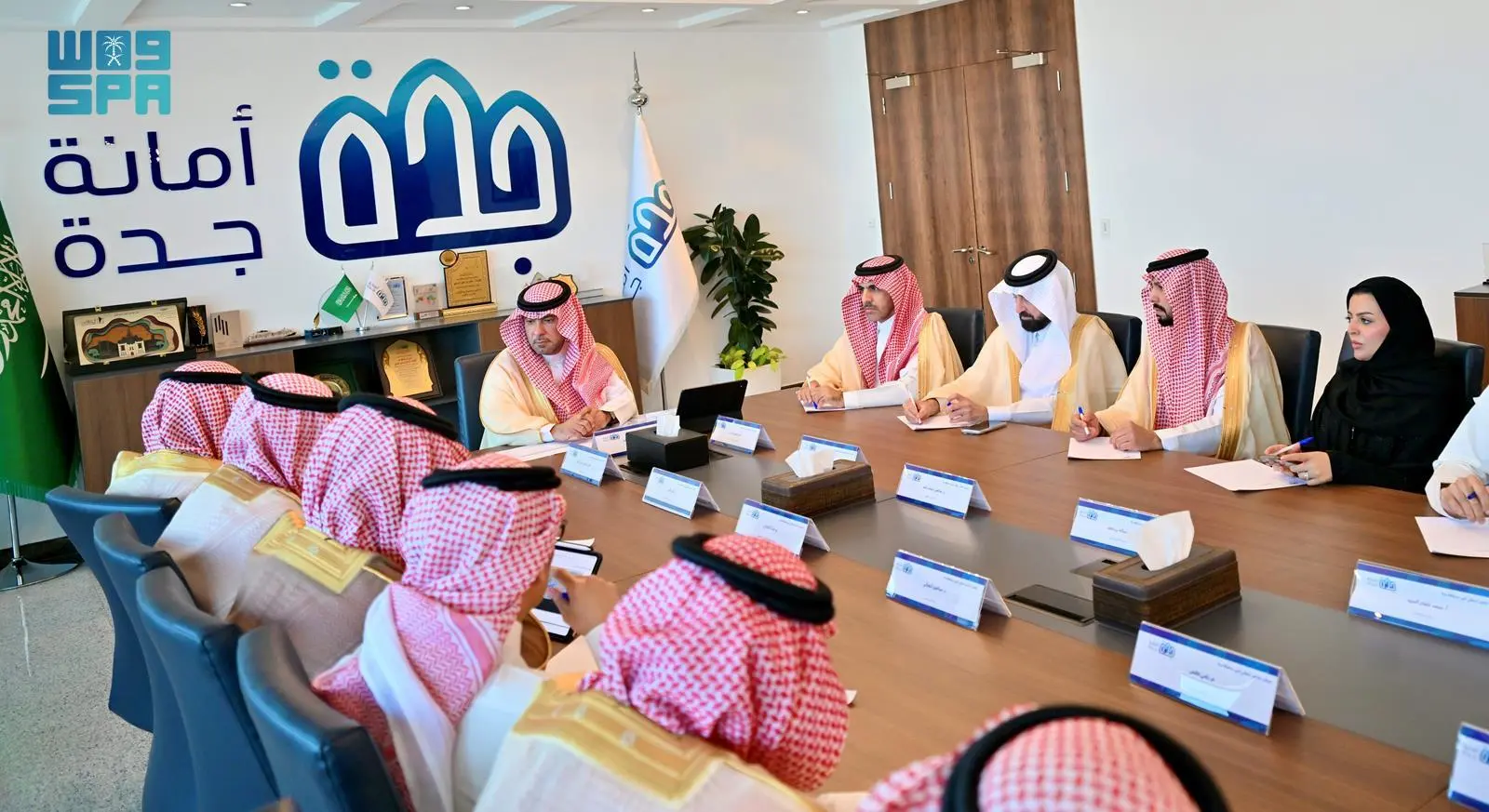 وزير البلديات والإسكان يتفقد مشاريع جدة التنموية واستثمارات بمليارات الريالات