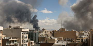 القيادة المركزية الأميركية: تعلن تدمير مقر قيادة الحرس الثوري الإيراني.. فيديو