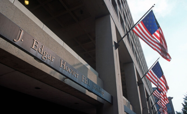 الخارجية الأمريكية تحث مواطنيها على مغادرة 12 دولة بالشرق الأوسط فورًا