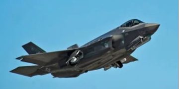 تصعيد غير مسبوق.. إسقاط مقاتلة إيرانية فوق طهران وتبادل واسع للضربات