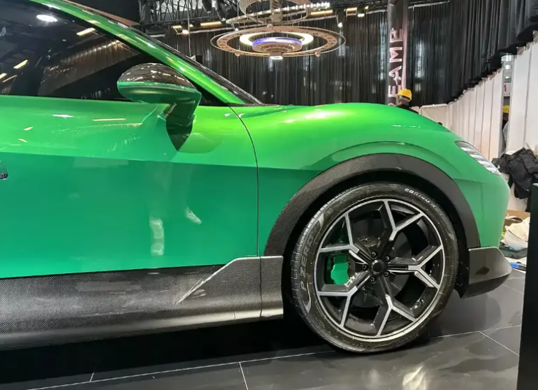 دريمي الصينية تقتحم عالم السيارات الكهربائية الخارقة