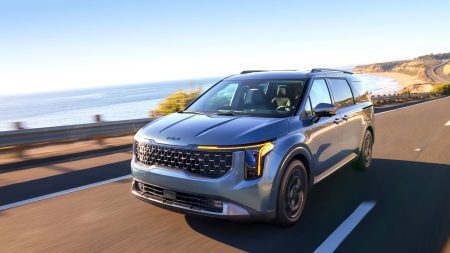 كيا كارنيفال تفوز بجائزة “أفضل سيارة للعائلات” لعام 2026 من U.S. News & World Report