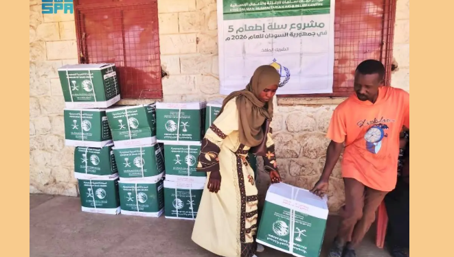 مساعدات غذائية للنازحين في السودان