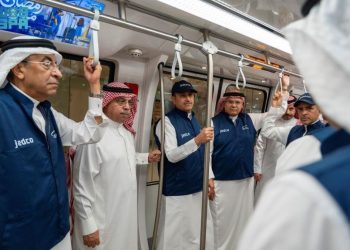 وزير النقل والخدمات اللوجستية يتفقد مطار الملك عبدالعزيز الدولي في جدة