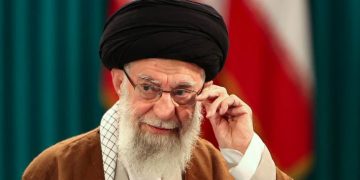 إيران تؤجل مراسم تشييع المرشد علي خامنئي بعد الغارات الجوية المكثفة