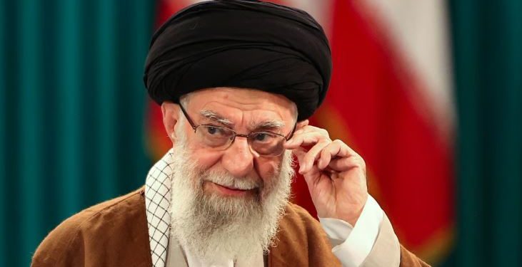 إيران تؤجل مراسم تشييع المرشد علي خامنئي بعد الغارات الجوية المكثفة