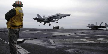 الجيش الأمريكي يعلن تدمير 17 سفينة وغواصة إيرانية