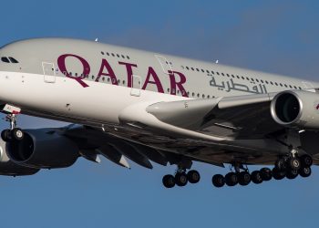 الخطوط الجوية القطرية تشغل رحلات محدودة خلال إغلاق المجال الجوي