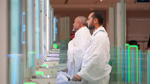 كيف ستسهم البوابات الإلكترونية في تسريع إجراءات ضيوف الرحمن بمطارات السعودية؟