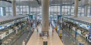 لتسهيل رحلتك.. تجربة رقمية متكاملة في موقع مطار الملك خالد الدولي