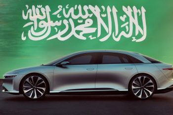 مقارنة بين لوسيد وتسلا في السعودية 2026، صراع السيارات الكهربائية بين الفخامة والتوسع