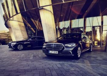 مرسيدس-بنز تكشف عن الجيل الجديد من الفئة S.. فخامة رقمية غير مسبوقة وحماية قصوى بإصدار GUARD