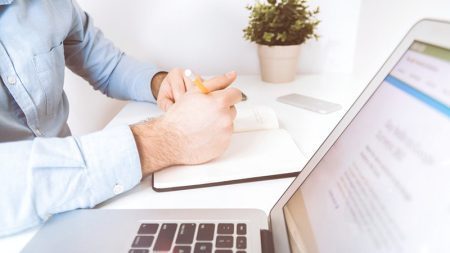 وظائف عن بعد في السعودية براتب 10000 ريال