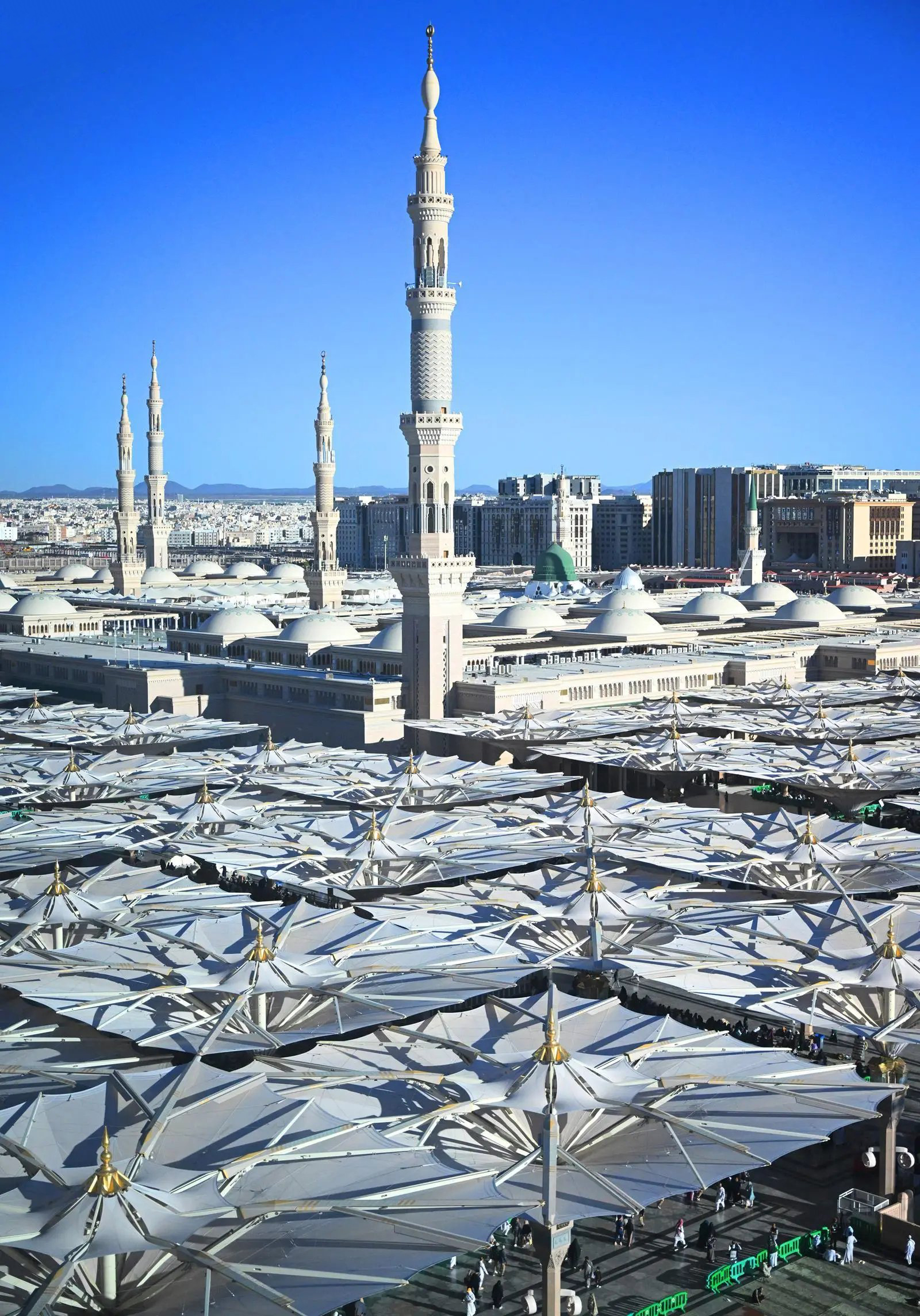 هيئة العناية بالحرمين تطلق خدمة واتساب وشات الحرمين