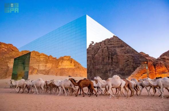 مميزات قاعة مرايا بالعُلا المعمارية والتقنية